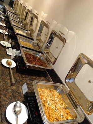 Daily buffet breakfast (INR 400 per person)