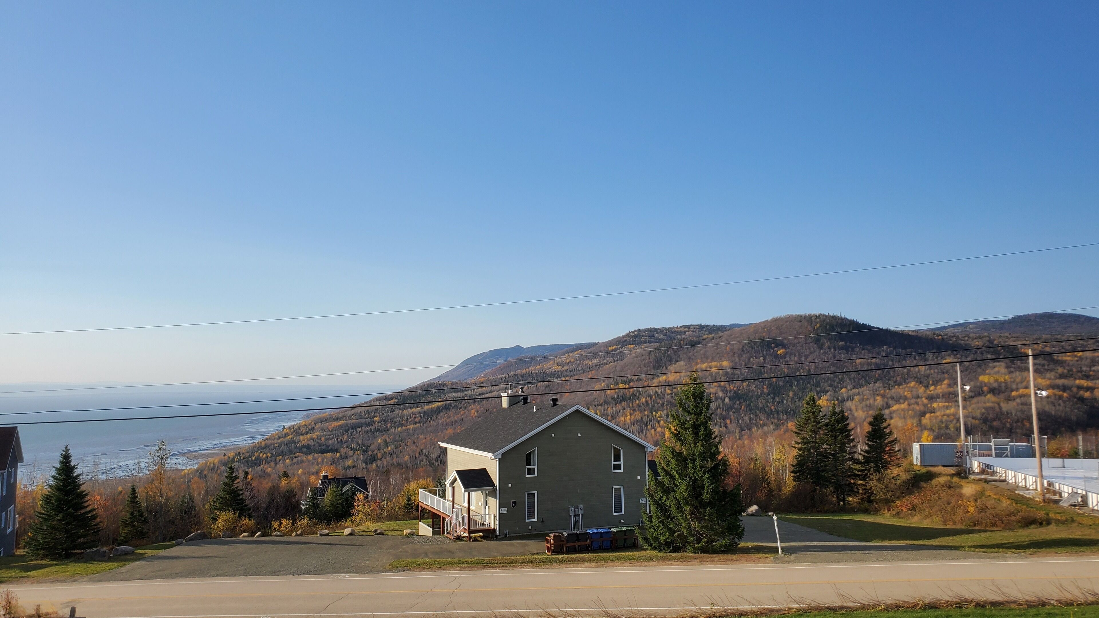 Very close to the Massif de Charlevoix! - Les Chalets Sympathiques (upper unit)