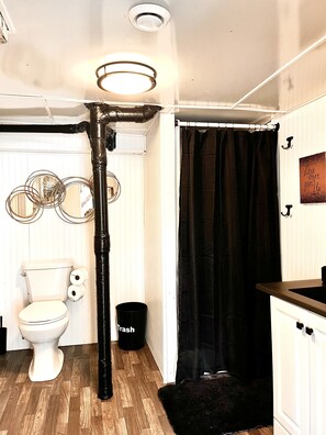 Dusche, Handtücher, Seife, Shampoo