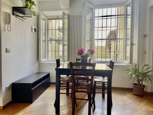 Apartment that sleeps 4 a stone's throw from Parma Cathedral