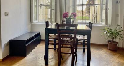 Apartment that sleeps 4 a stone's throw from Parma Cathedral
