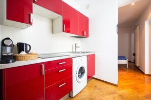 雪櫃、微波爐、爐具、咖啡機/沖茶器