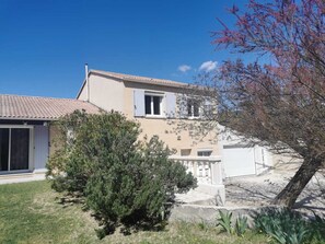 Exterior - Gîte with park and swimming pool (La Baume-de-Transit)