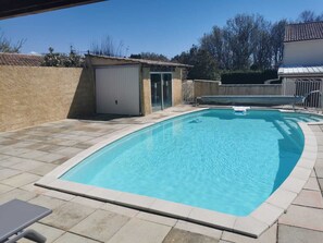 Pool - Gîte with park and swimming pool (La Baume-de-Transit)
