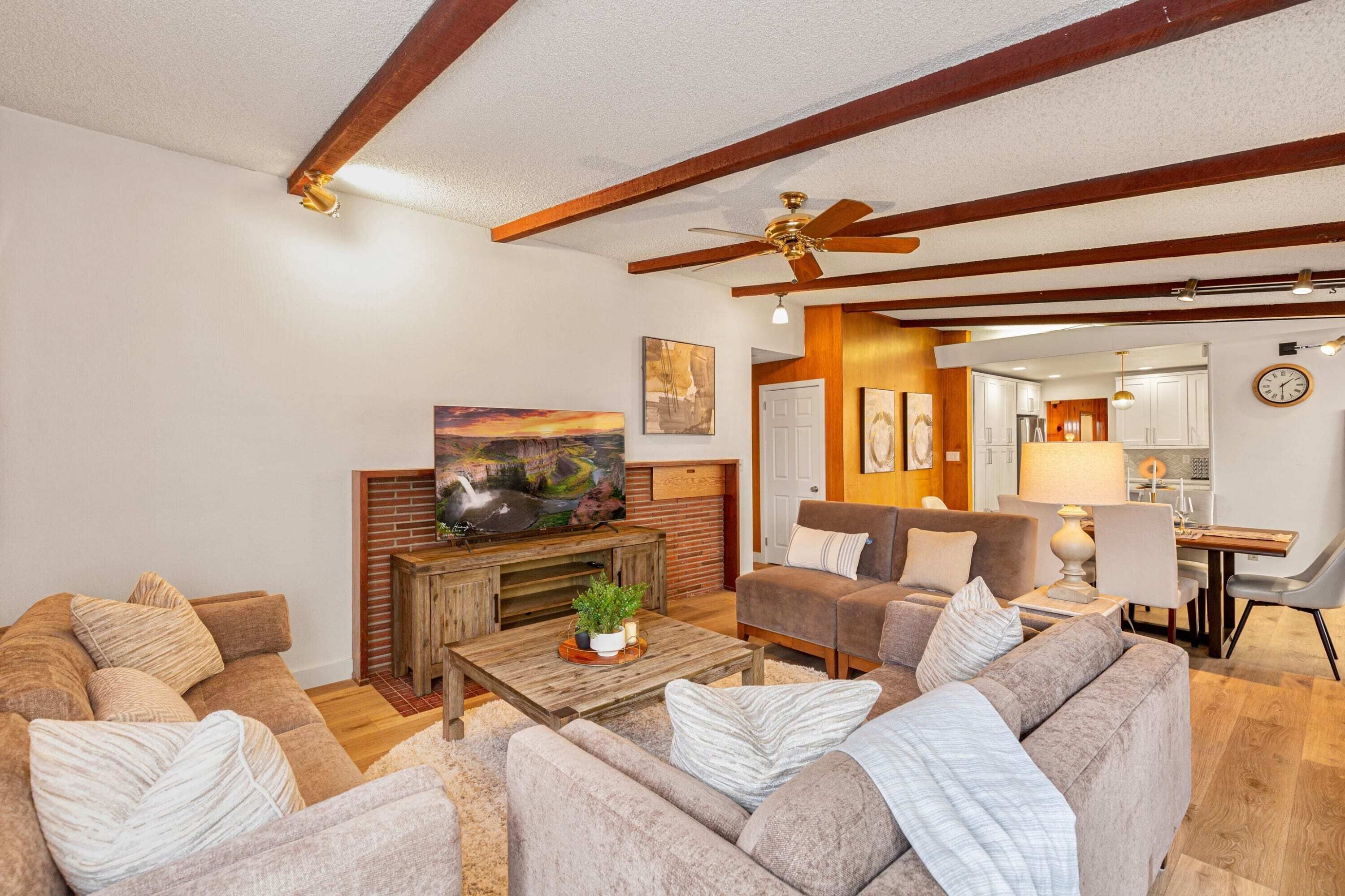 Spacious Mid Century Modern Sunroom Rambler
