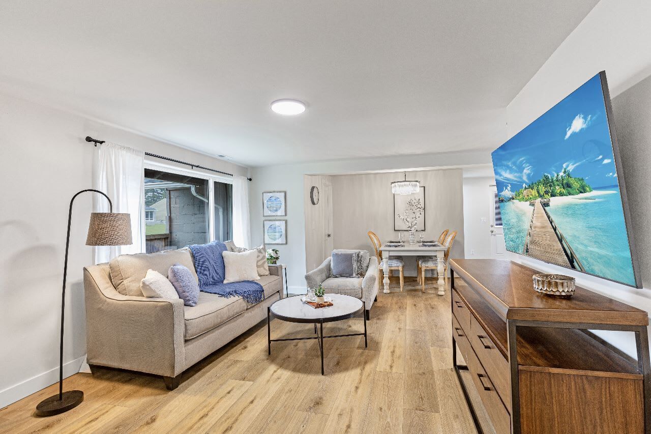 Dog Freiendly Cozy Remodeled Shoreline Rambler