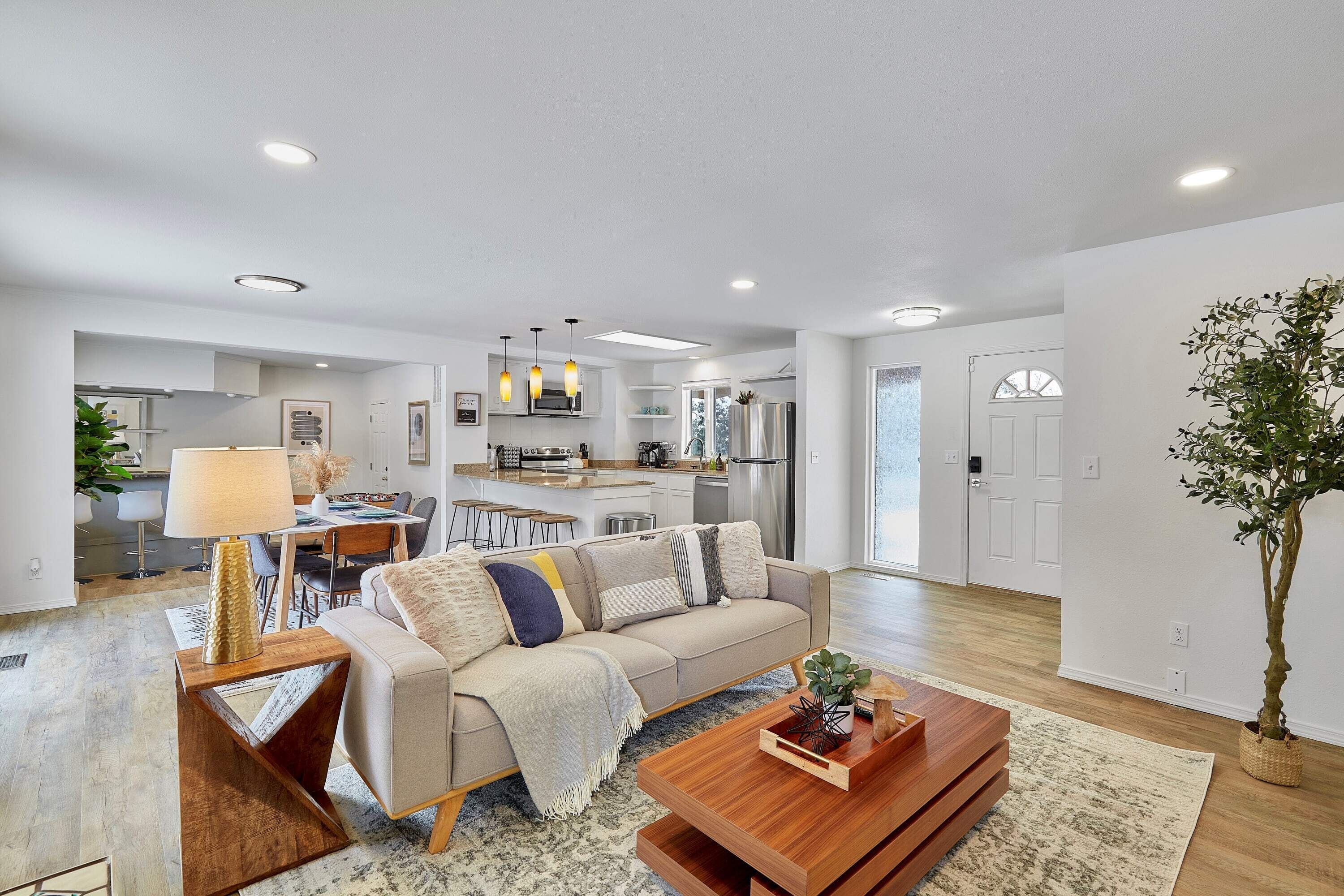 Cozy Bothell Rambler w/ Office, Game room w/bar and XL Fenced Yard