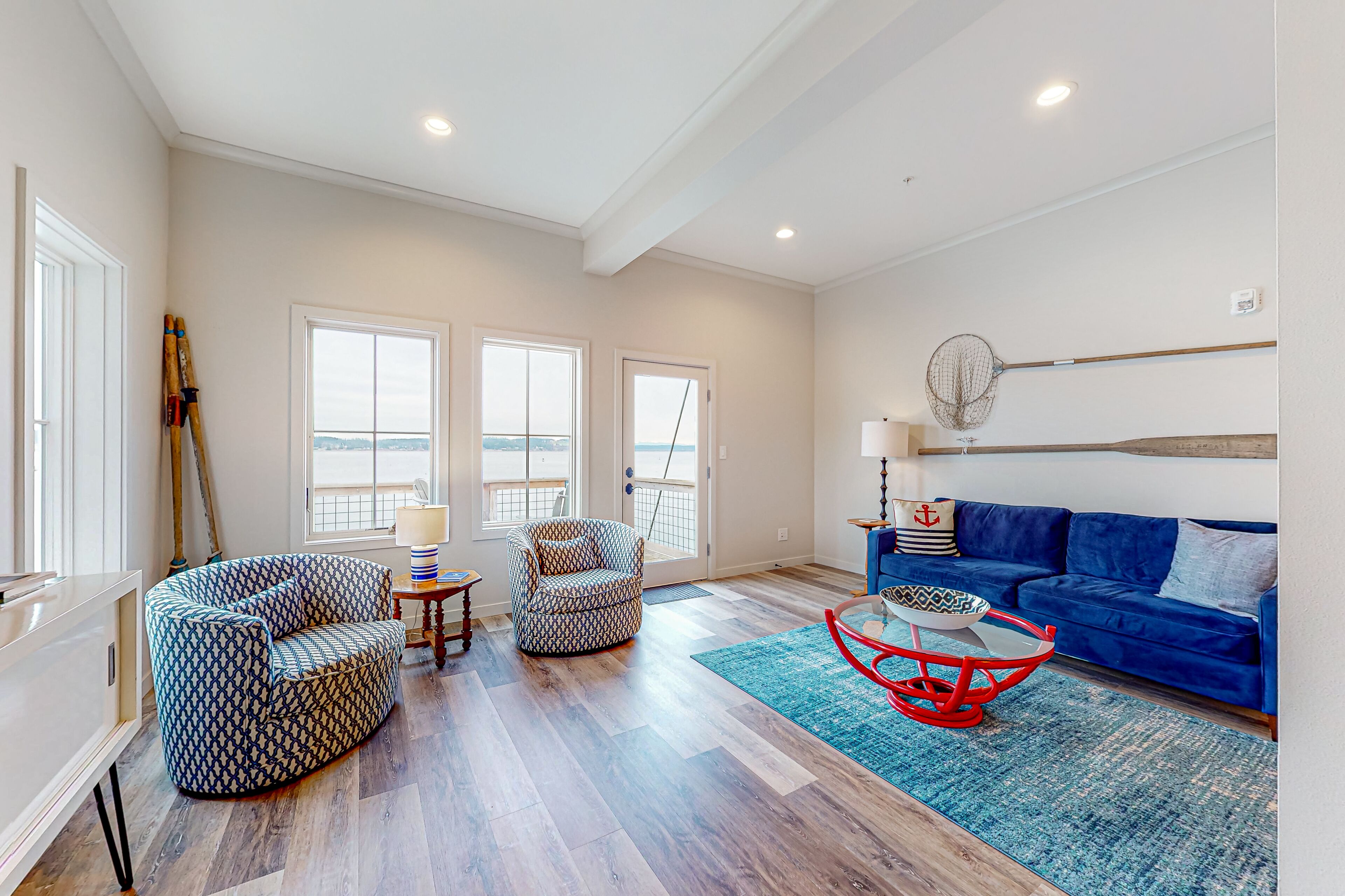 Splendid waterfront hotel with Penn Cove views, balconies, kitchens, & W/Ds