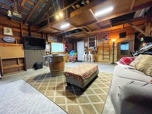 Smart TV, fireplace, video games, ping pong