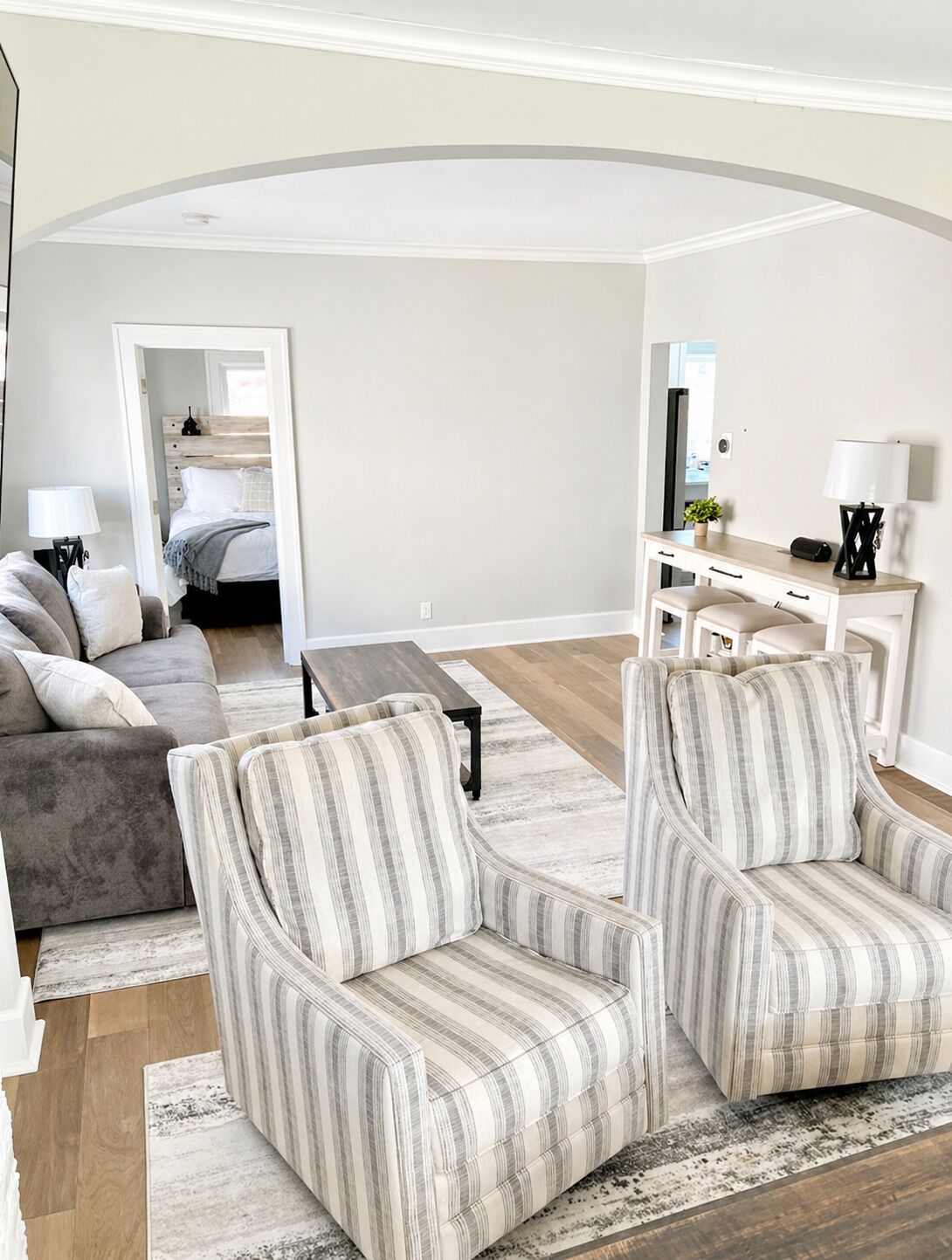 5 slaapkamers, een bureau, een strijkplank/strijkijzer, gratis wifi