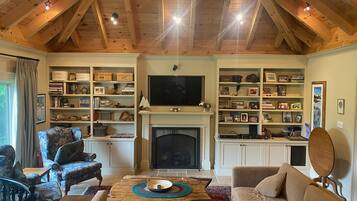 Télévision, cheminée