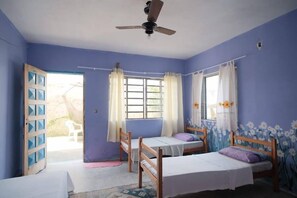 Suite das Cerejeiras Central apto 04 | Individually decorated, laptop workspace, free WiFi