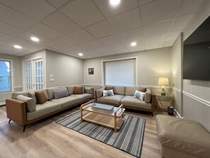 智能电视、壁炉