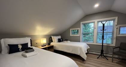 Newly remodeled home - Close to beaches, Main Street and Ferry to the Islands