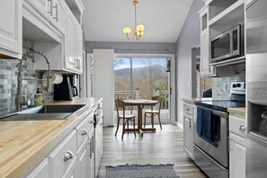 Fridge, microwave, oven, stovetop - Family and Pet Friendly Mountain Home with a view.  No Hurricane Damage (Pisgah Forest)