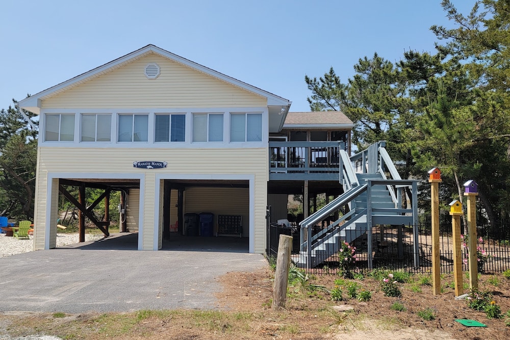 Renovated May 2023 Luxury Family Fun Broadkill Beach Home Pet Friendly Sleeps 10