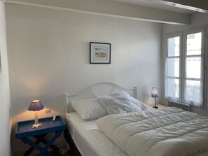 3 makuuhuonetta, silitysrauta/-lauta, Wi-Fi