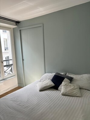 2 bedrooms, WiFi, bed sheets