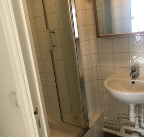Hair dryer, towels