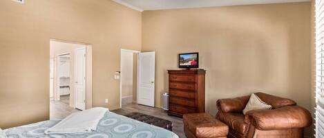 3 bedrooms, desk, iron/ironing board, travel cot