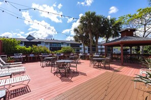 Outdoor dining - Park Shore Resort-1stFloor BLDGJ#154 (Naples)