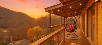 Sky High Retreat - Epic Views, Hot Tub, King Suites, Game Loft, Pet-Friendly