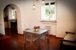 Dining - Apartment in an old renovated mill with terrace (Capannori)