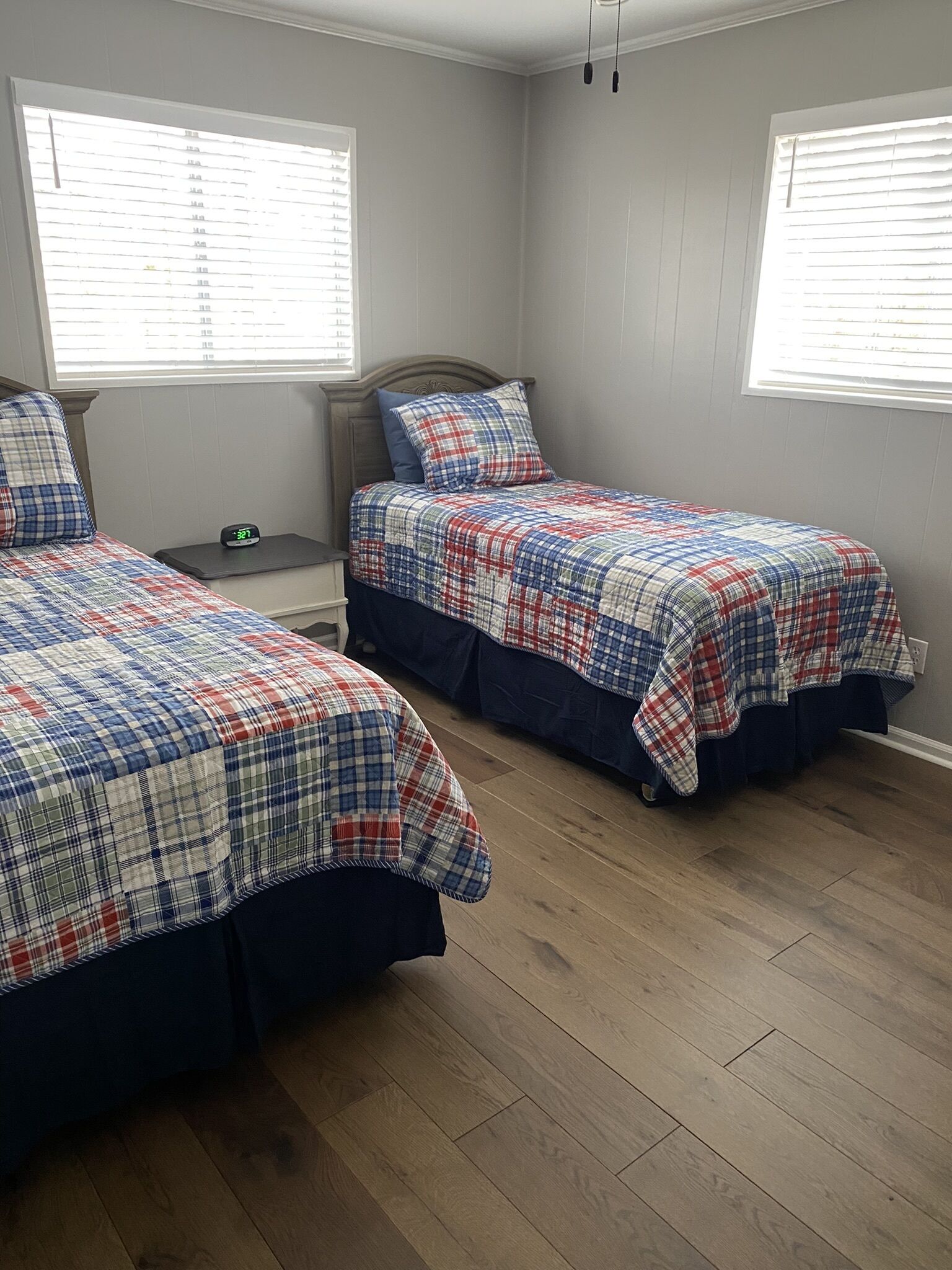 LAKE HARTWELL GETAWAY<br>3 BR 2B House with private dock and lake access.