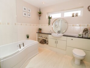 Shower - Haul a Gwynt (Holyhead)