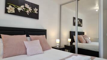 2 habitaciones, cuna de viaje, wifi y ropa de cama