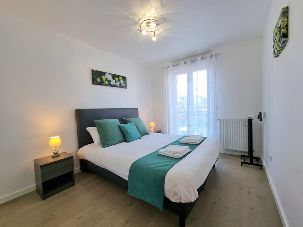 2 Schlafzimmer, Reisekinderbett, WLAN, Bettwäsche