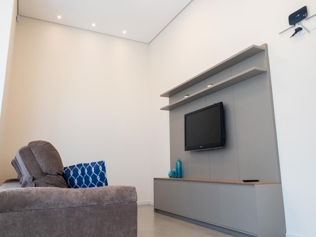 Graciosa - Piscina com Vista Para Represa e Clube