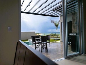 Interior - Graciosa - Piscina com Vista Para Represa e Clube (Paranapanema)