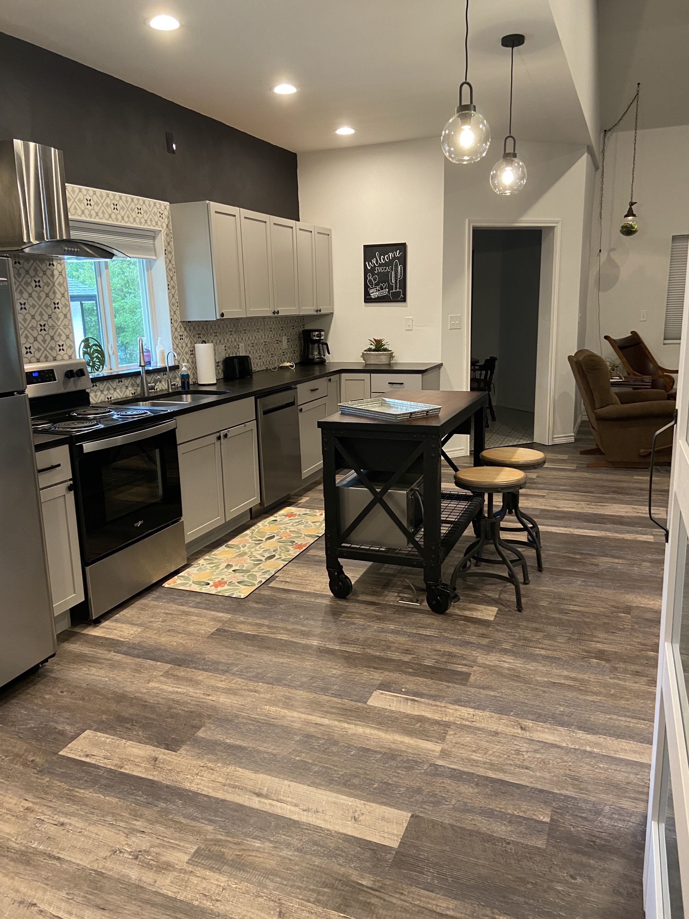 Lakefront Family Retreat