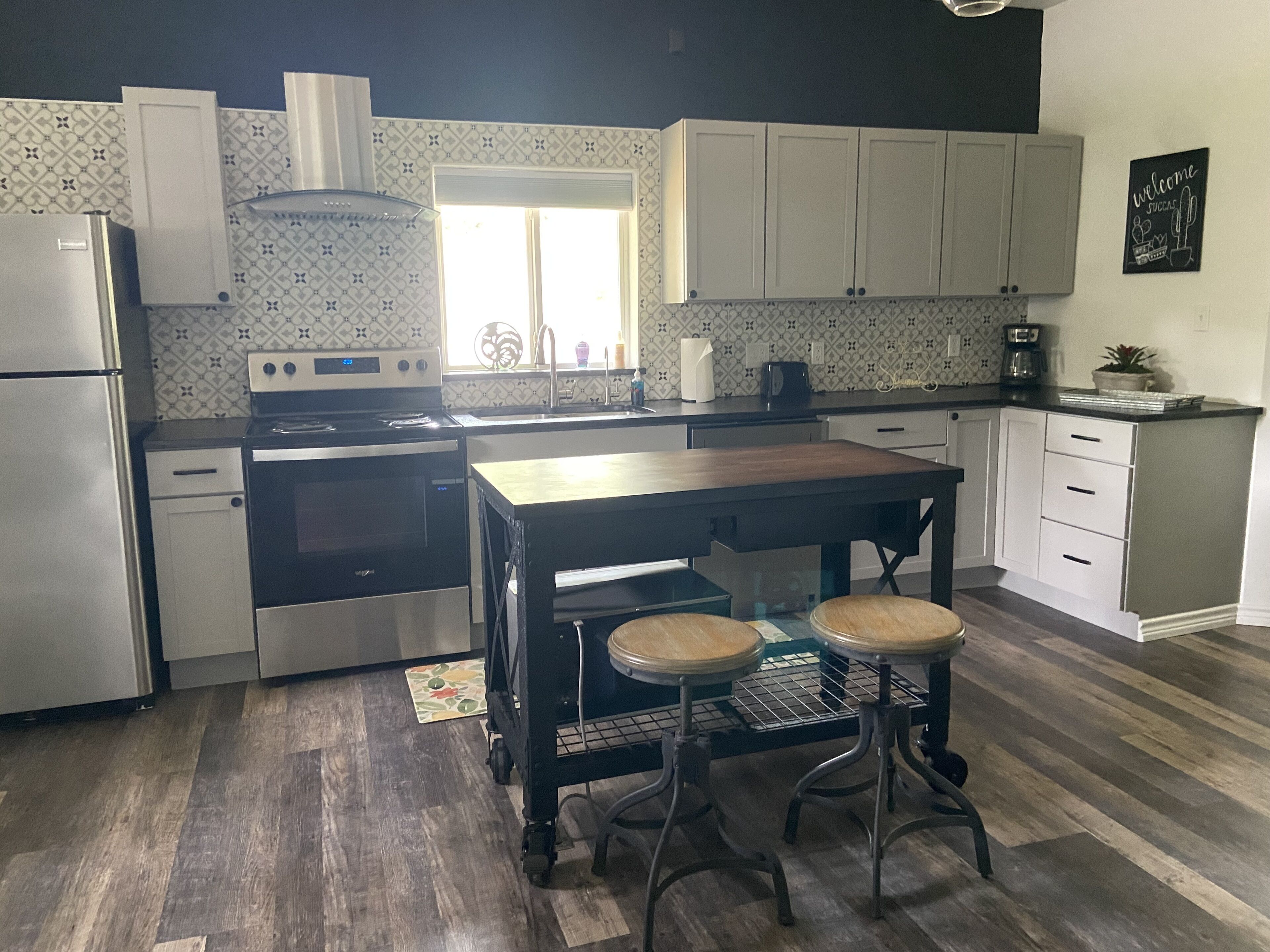 Lakefront Family Retreat