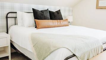 1 bedroom, travel crib, WiFi, bed sheets