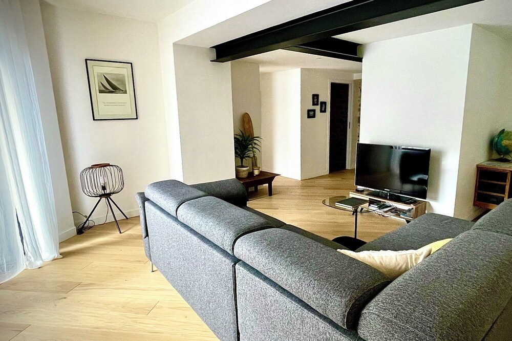 Ground floor apartment in a quiet area, port, stadium and town center on foot