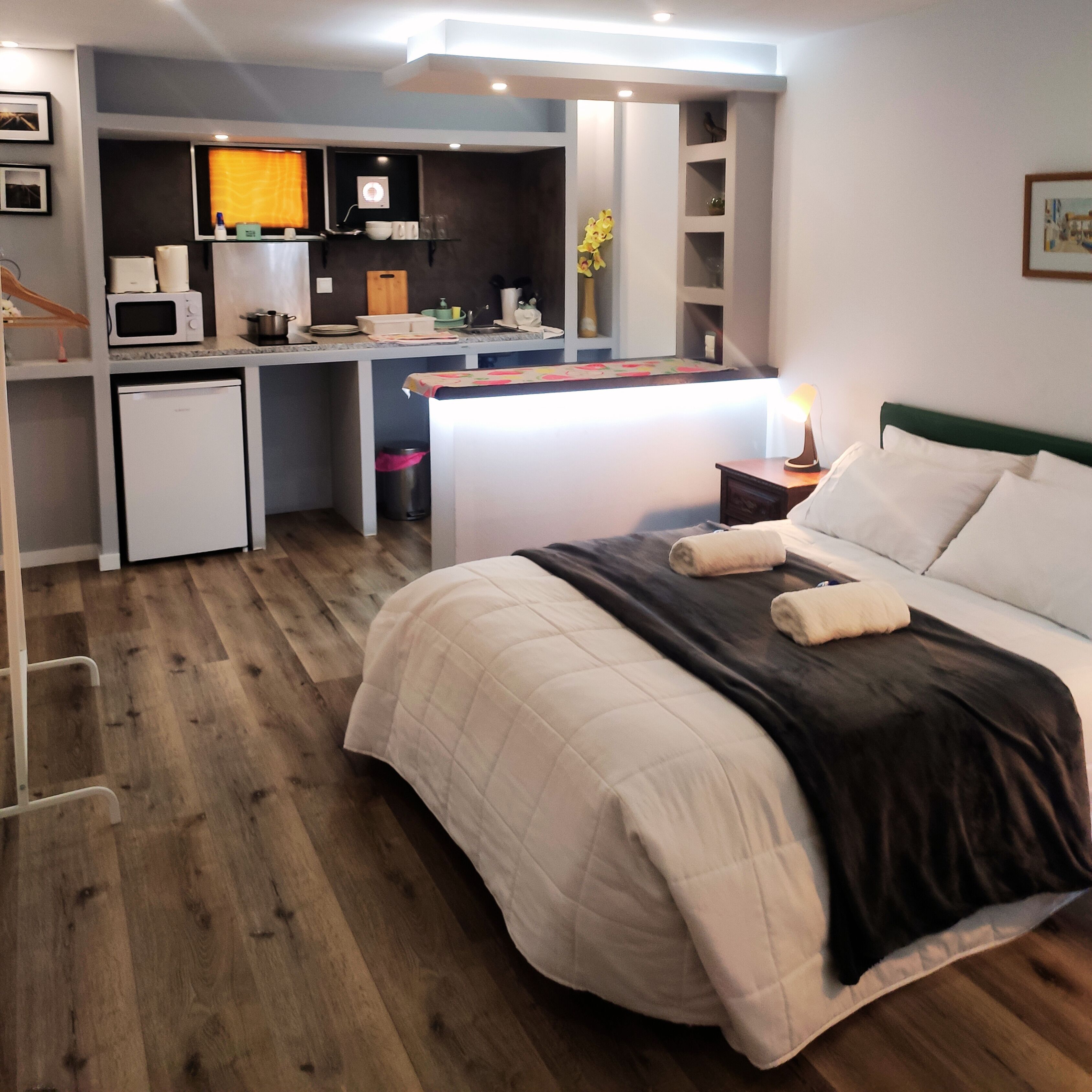 أغطية فراش متميزة وأسرّة بإسفنج يتكيف مع شكل الجسم