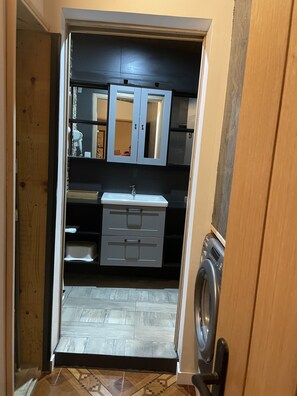 Interior - Gîte Cocooning à Proximité des Cascades, des Lacs, des Sites Naturels à Visiter (Monnet-la-ville)