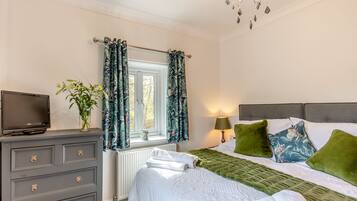 2 bedrooms, free WiFi, bed sheets