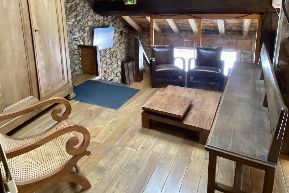 Accommodation for 6-9 people in Espousouille