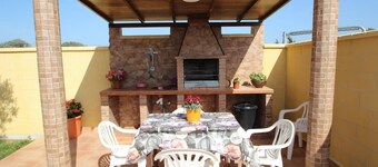 private Pool, nice porch with sunloungers, quiet area - Casa Melli -