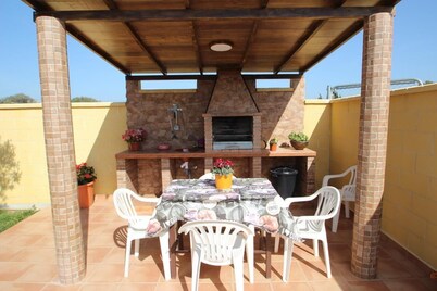 private Pool, nice porch with sunloungers, quiet area - Casa Melli -