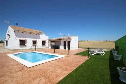 Modern, privater eingezäunter Pool, BBQ-Bereich, Ideal für Familien - Casa Bellavista -