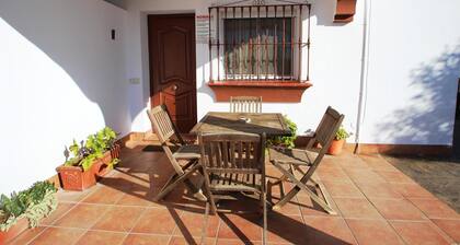 nice holiday home with private pool, for 4-5 persons, quiet, with Wi-Fi and airconditioning and bicycles
