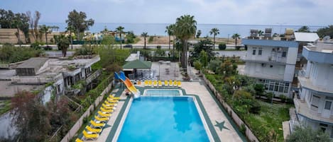 Outdoor pool, pool loungers