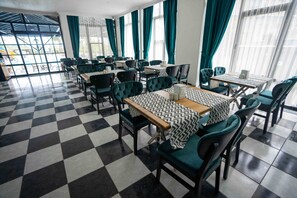 Colazione a buffet inclusa, servita tutte le mattine 