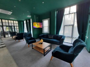 TV LED 50 cm com canais via satélite, TV