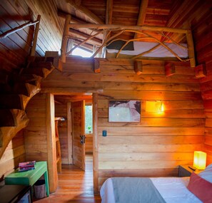 Premium bedding, memory-foam beds, in-room safe, soundproofing - Hotel Roca Negra (Pinto)