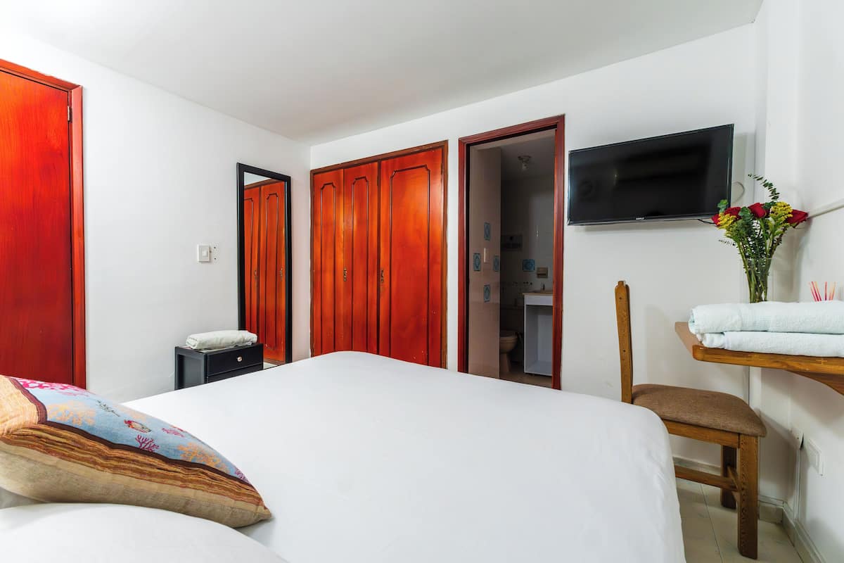 Premium-Doppelzimmer (Cafe) | Hochwertige Bettwaren, Select-Comfort-Betten, individuell dekoriert